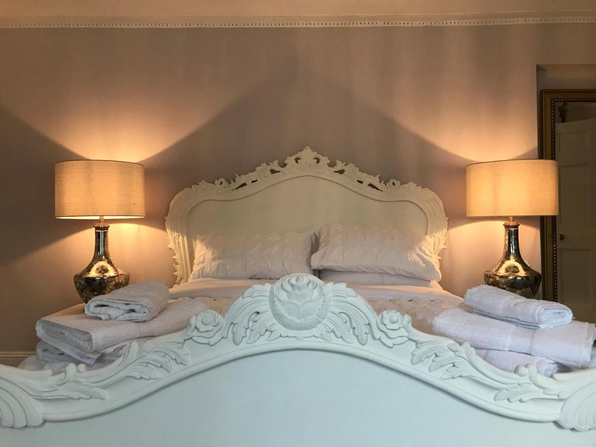 Grand Apartment In Historic Building With Free Parking Canterbury Kültér fotó