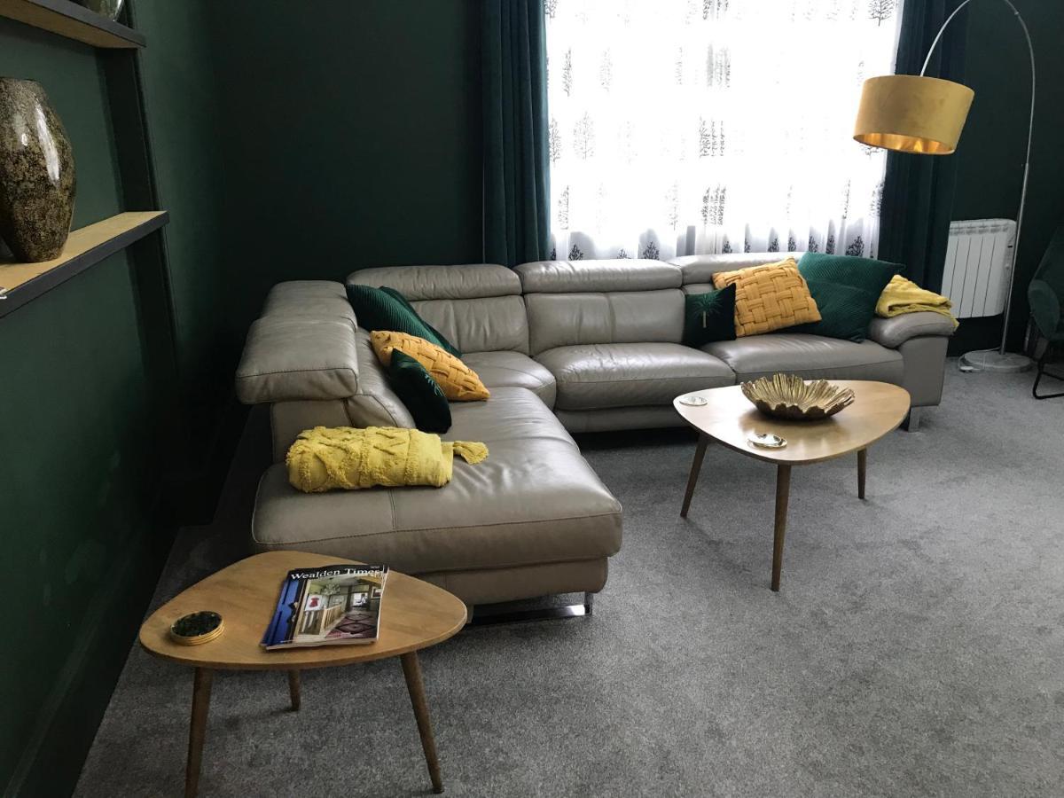 Grand Apartment In Historic Building With Free Parking Canterbury Kültér fotó