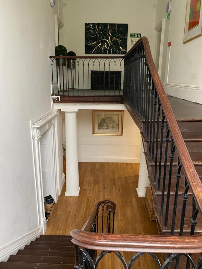 Grand Apartment In Historic Building With Free Parking Canterbury Kültér fotó